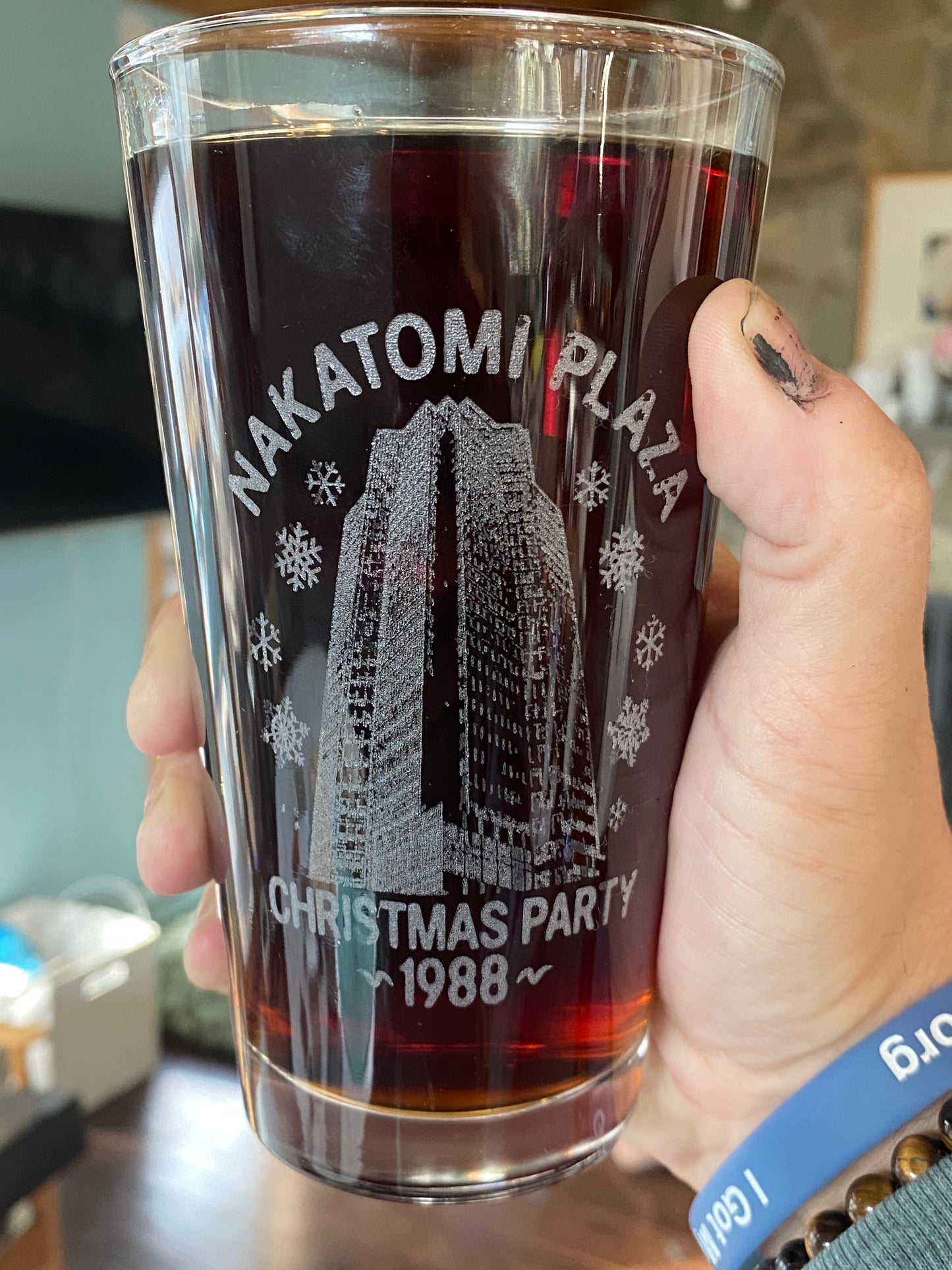 Die Hard Nakatomi Plaza Christmas Beer Pub Pint Glass - Geek House Creations