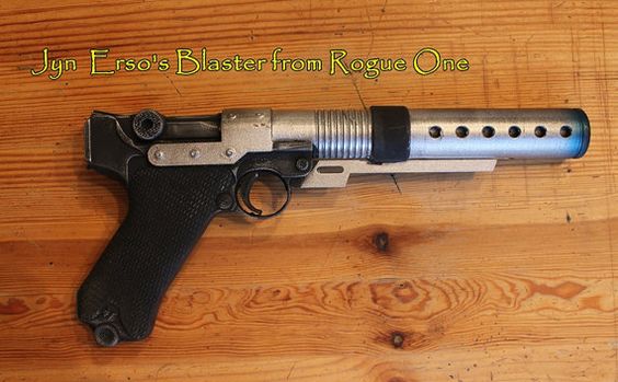 Jyn Erso Blaster from Rogue One, Star Wars Cosplay prop and display - Geek House Creations